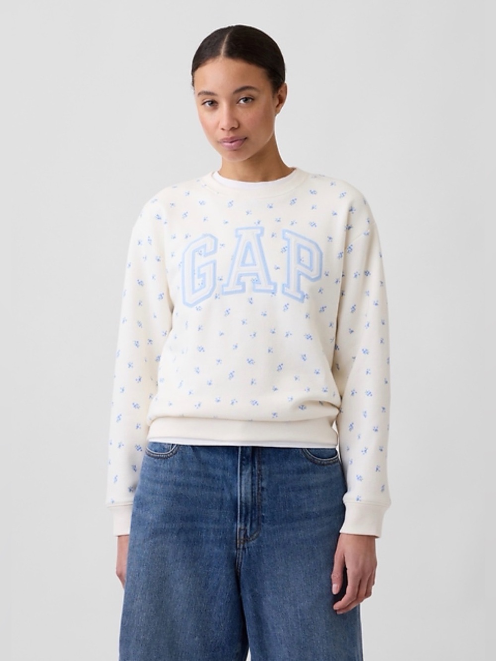 Brand New! GAP Cream Sweatshirt with Navy Logo
